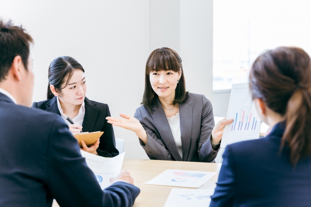 顧客データ管理専門家への相談も検討しよう